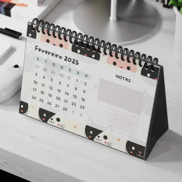 Calendário de Mesa 2025 - Cute Cats Planner | Personalizado e Prático